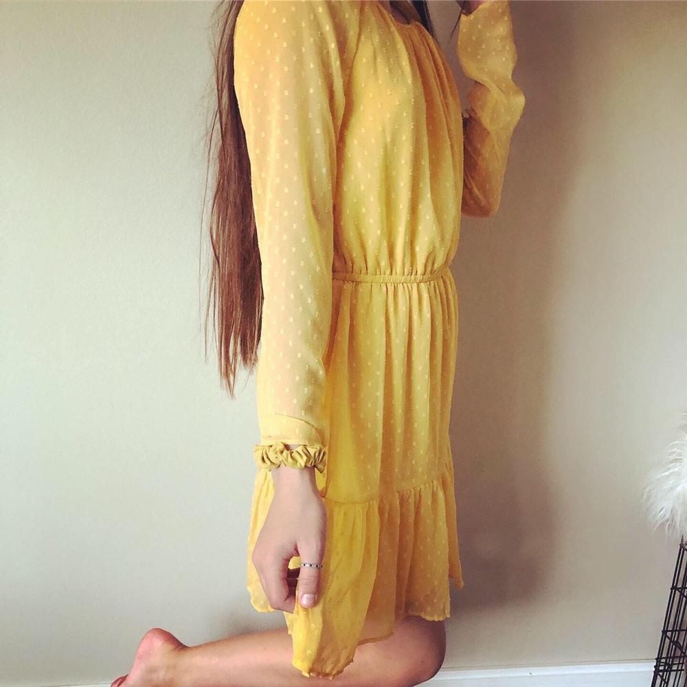 Yellow dress - Picture 2 of 3